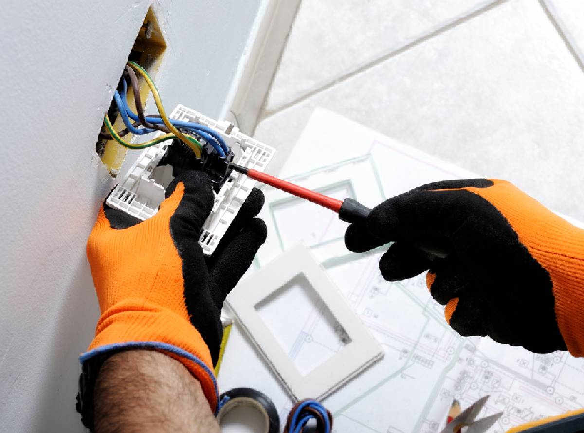 Electricians in Warrington and Cheshire
